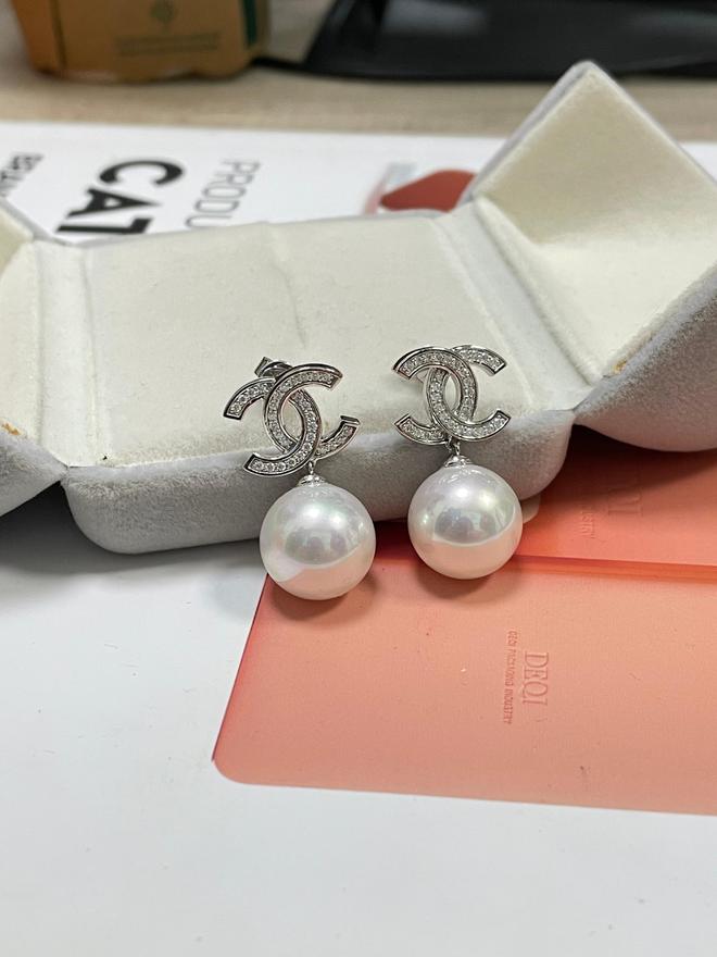 制9K白金14mm珍珠莫桑钻耳钉瓦力棋牌游戏春夏闪耀新宠：来