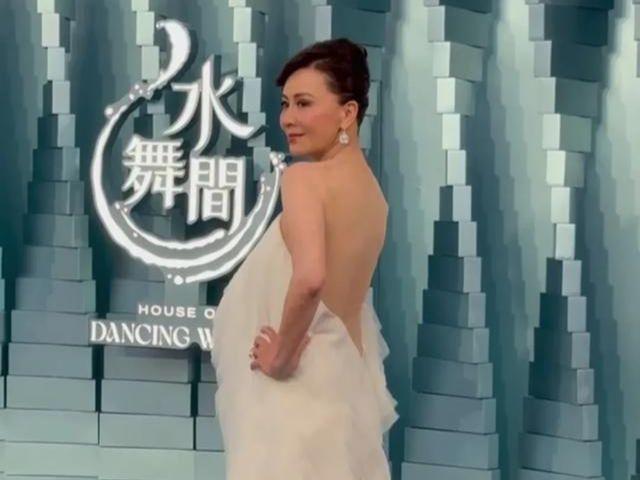金裙美出新高度！却被张柏芝抢了C座瓦力棋牌试玩澳门这一夜胡杏儿穿鎏(图6)